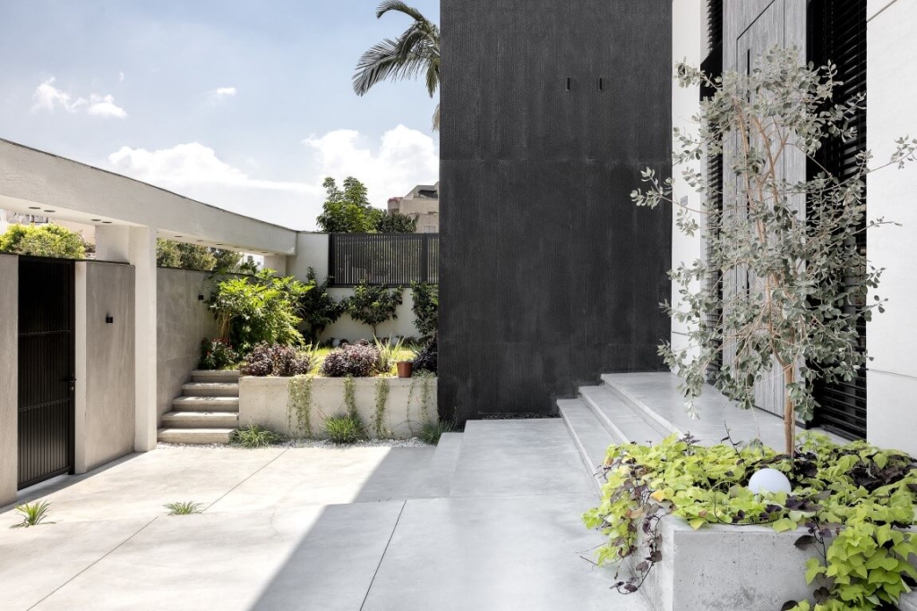 בזלת בעיצוב יוקרתי בחזית הבית - אדריכלות יוסור, צילום אורן עמוס