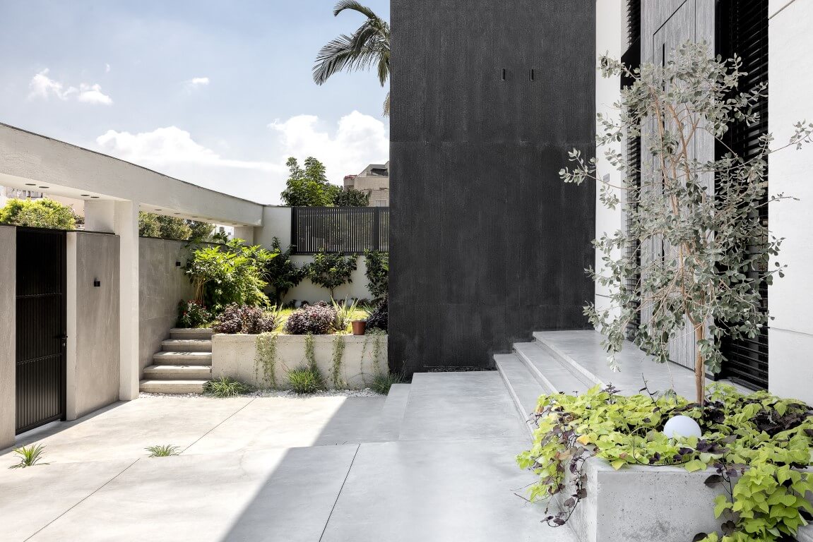 בזלת בעיצוב יוקרתי בחזית הבית - אדריכלות יוסור, צילום אורן עמוס