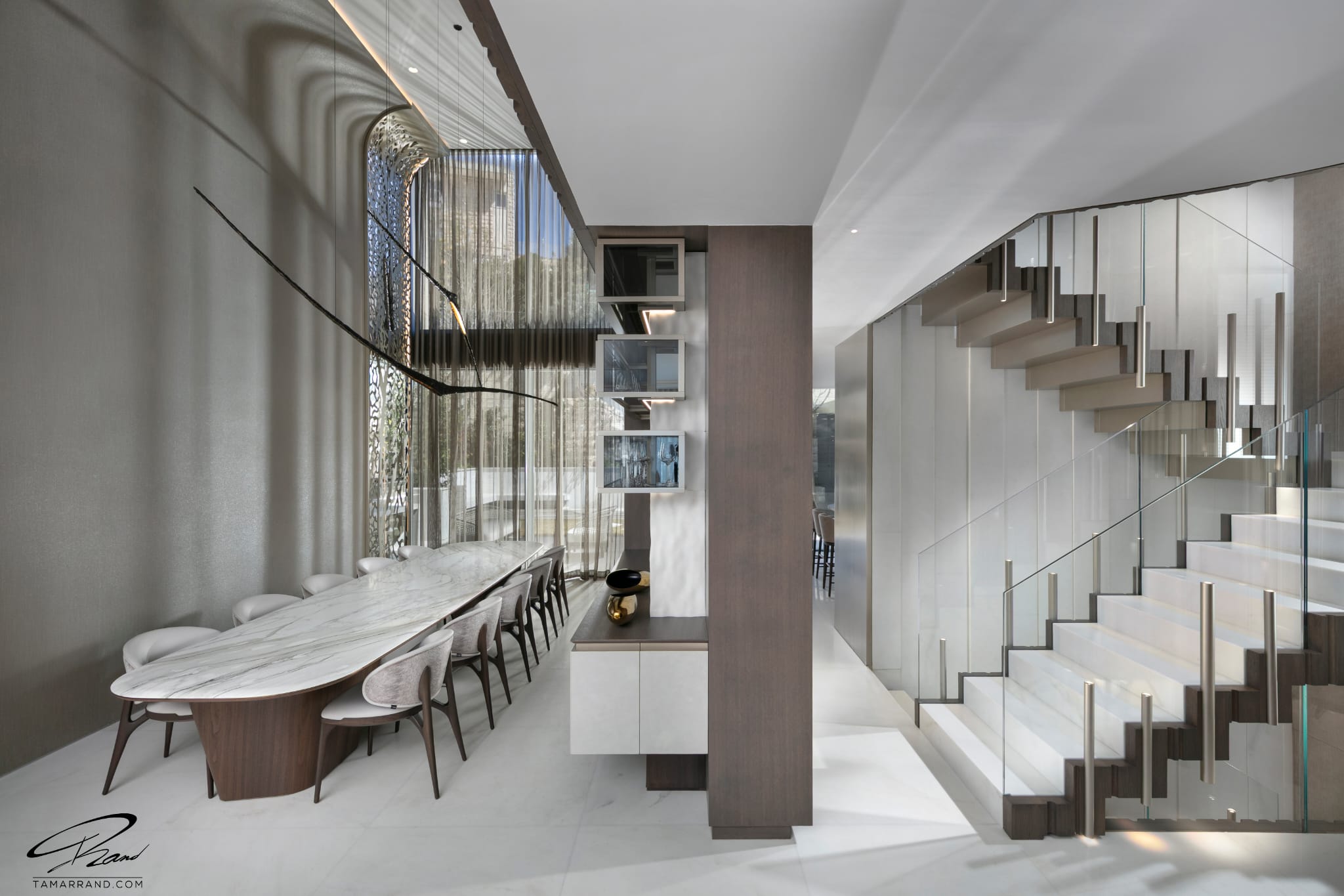 ריצוף פנים לבית יוקרתי בשיש טבעי בעיצוב תמר רנד אדריכלים צילום אלעד גונן