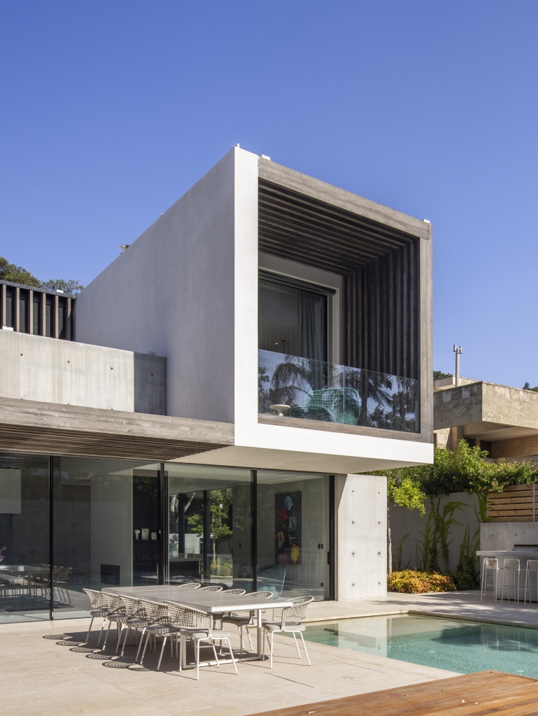 ריצוף טרוורטין חוץ בריכה אדר עמיר צורף צילום נמרוד לוי (40)